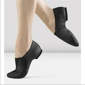 Brand new Capezio dance shoes slip on jazz leather